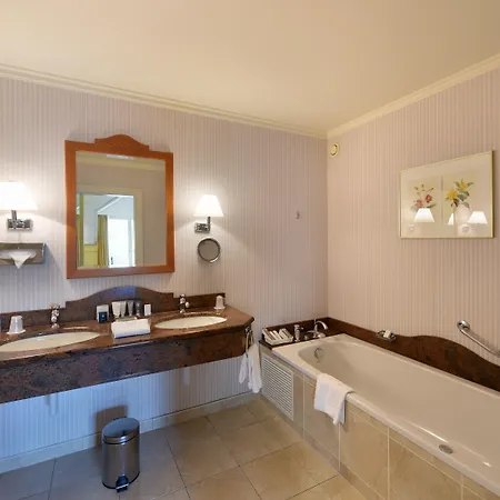 La Barcarolle Hotel