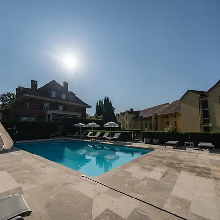 La Barcarolle Hotel